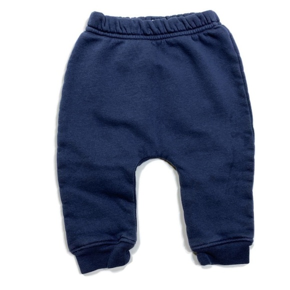 Gap baby 6-12M teddy sweatpants - Picture 2 of 4